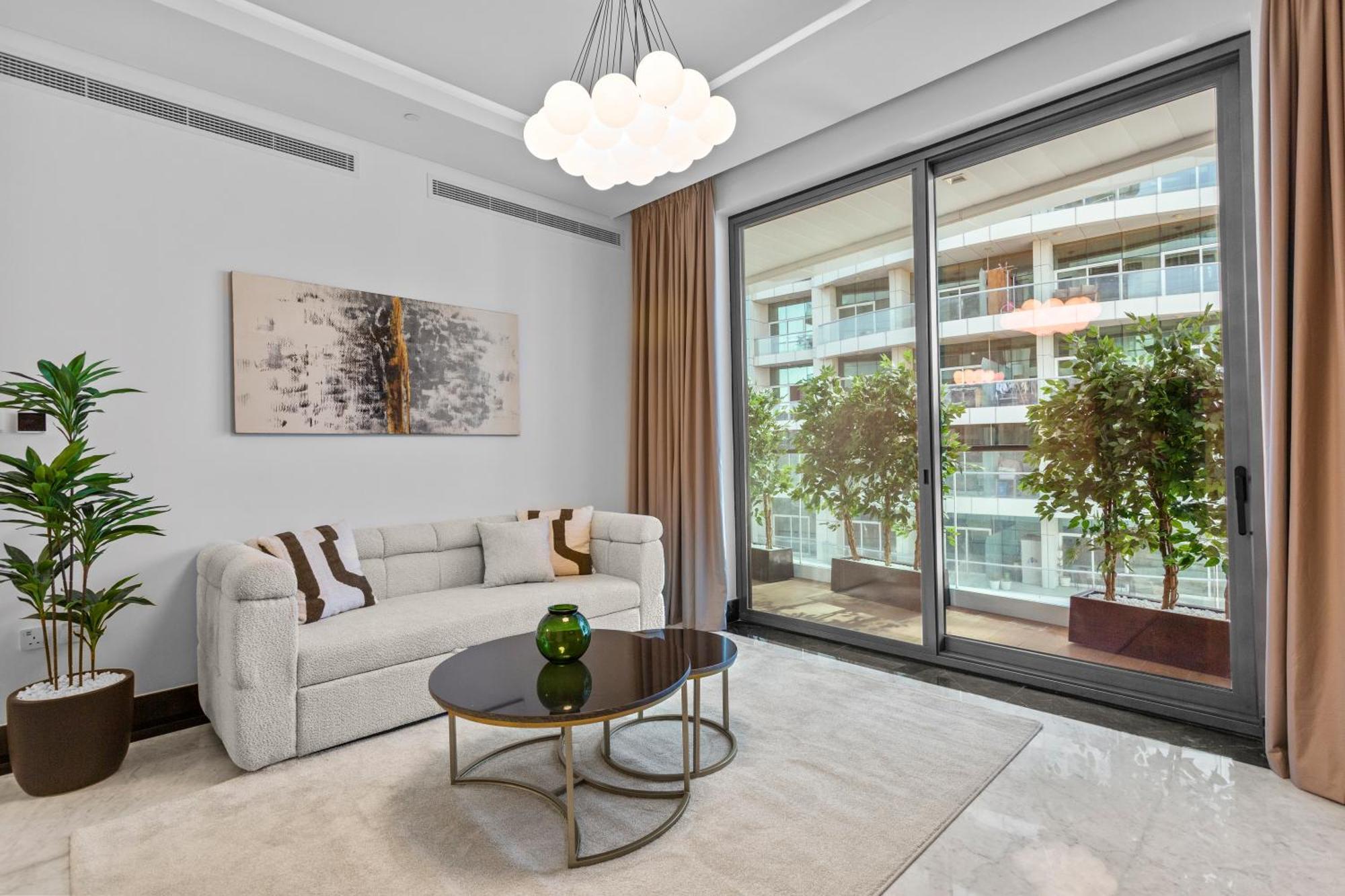 Lush Living With Jacuzzi And Burj Khalifa View Apartment *