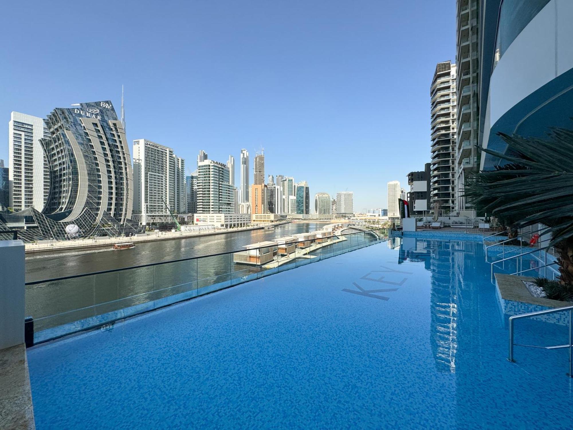 Apartment Lush Living With Jacuzzi And Burj Khalifa View *