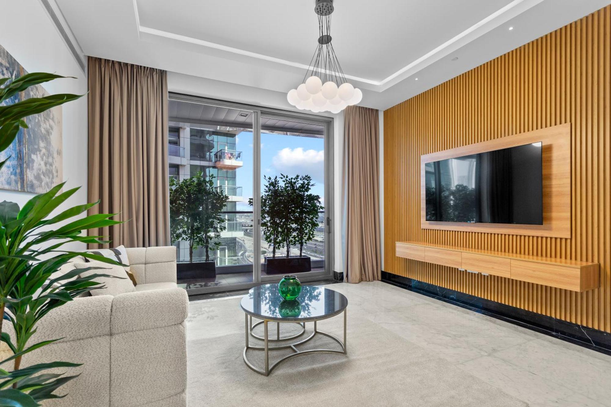 Apartment Lush Living With Jacuzzi And Burj Khalifa View Dubai