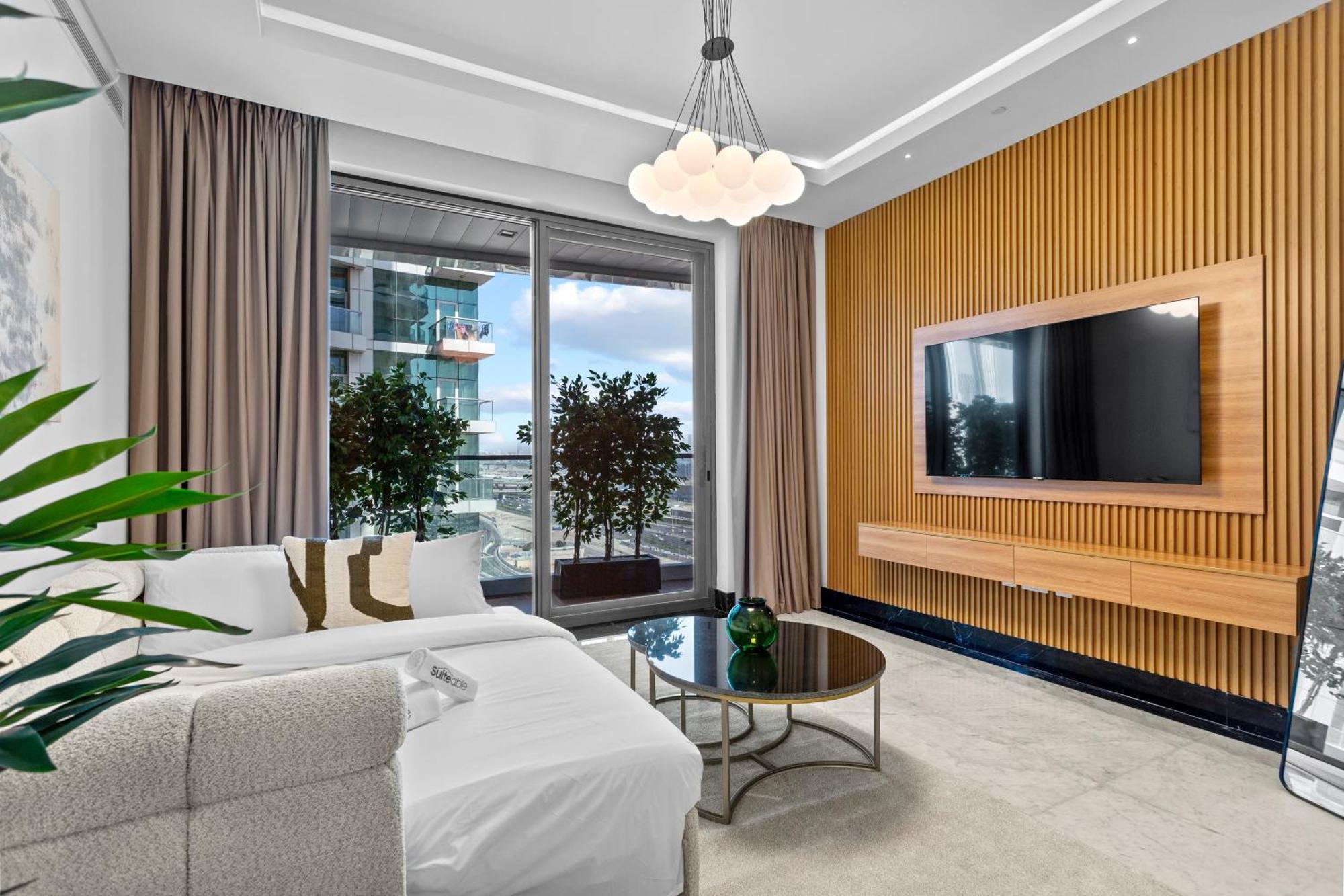 Lush Living With Jacuzzi And Burj Khalifa View * Dubai