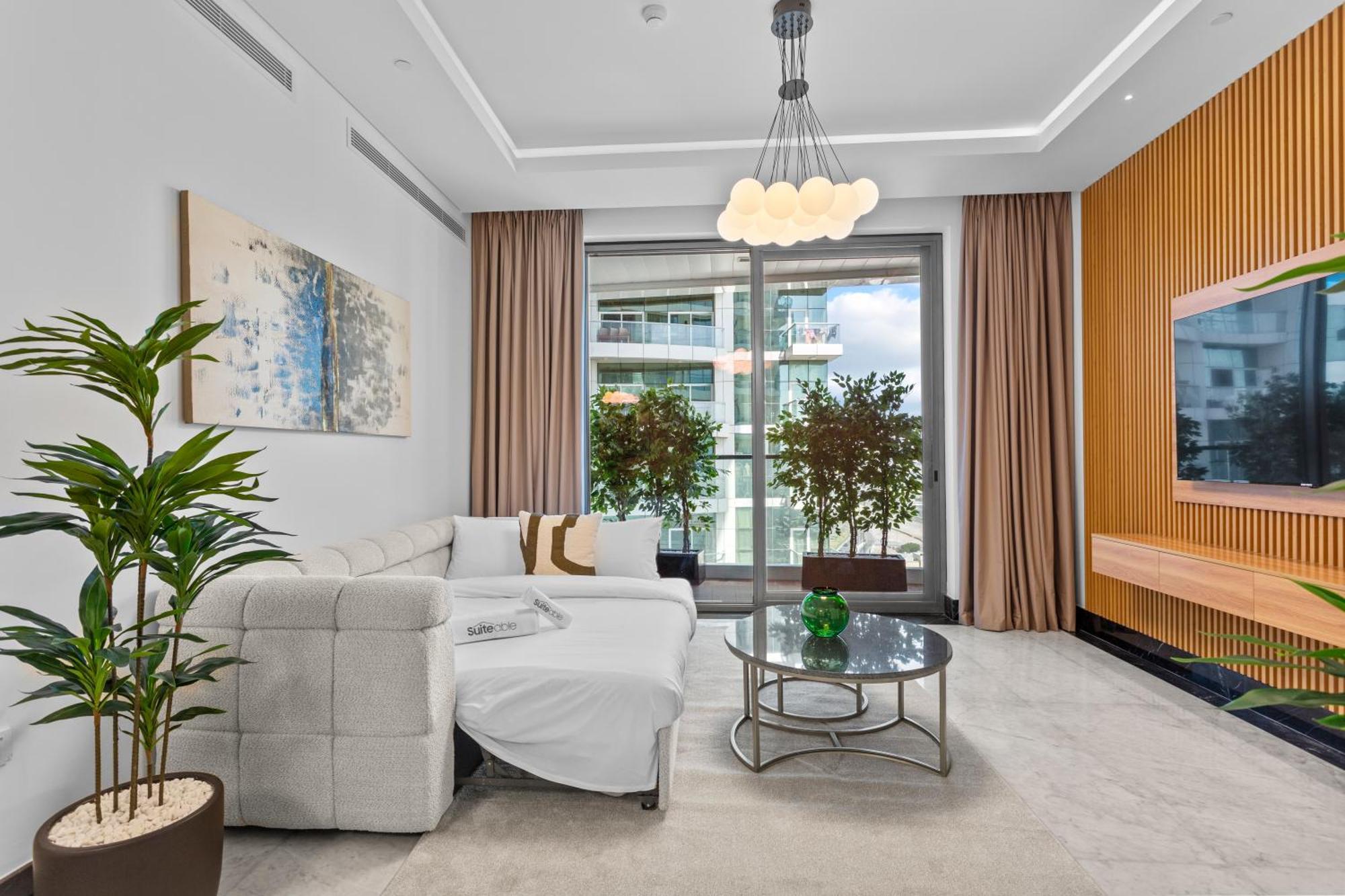Apartment Lush Living With Jacuzzi And Burj Khalifa View Dubai